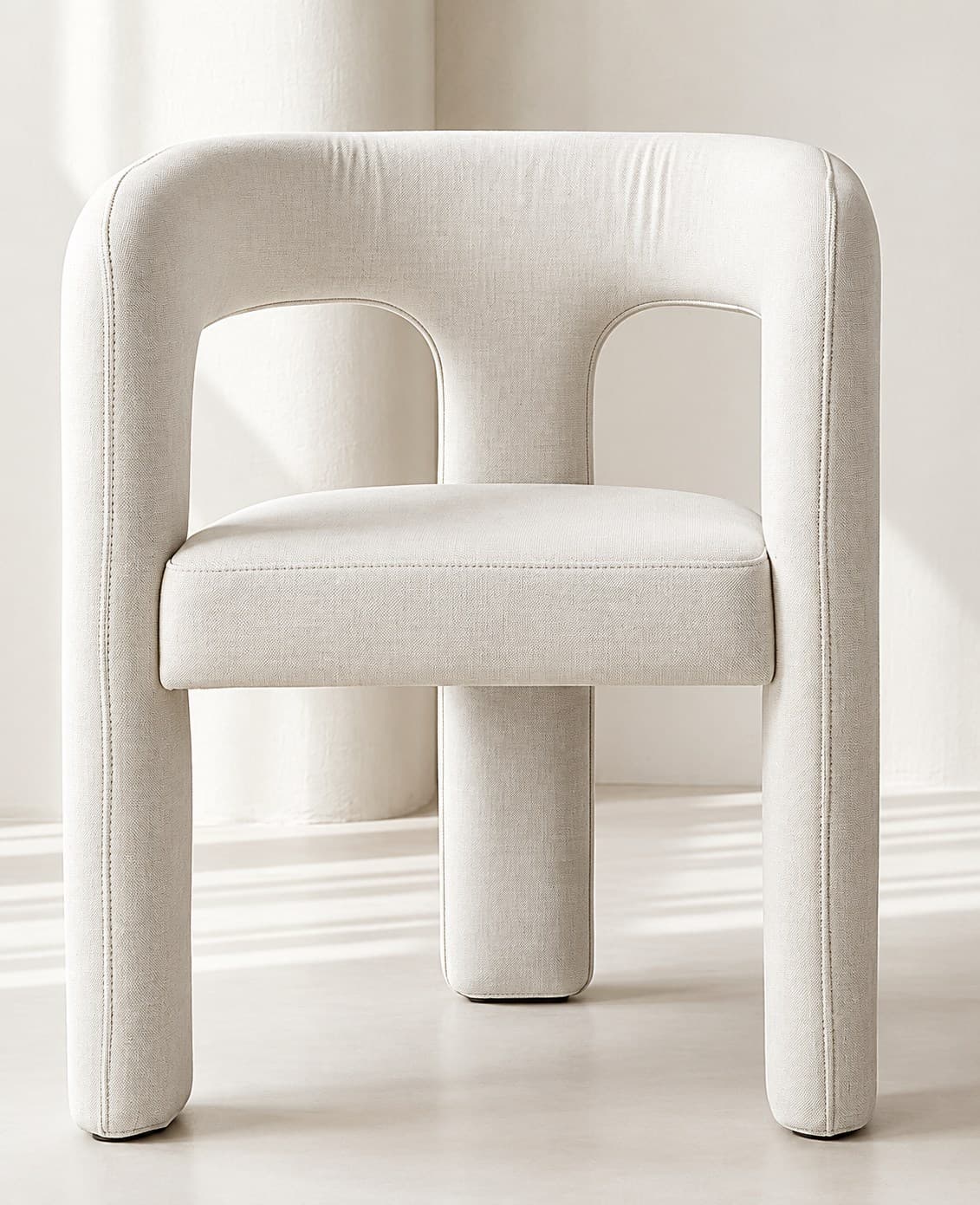 Neve sculptural chair by M-FOUR, front view
